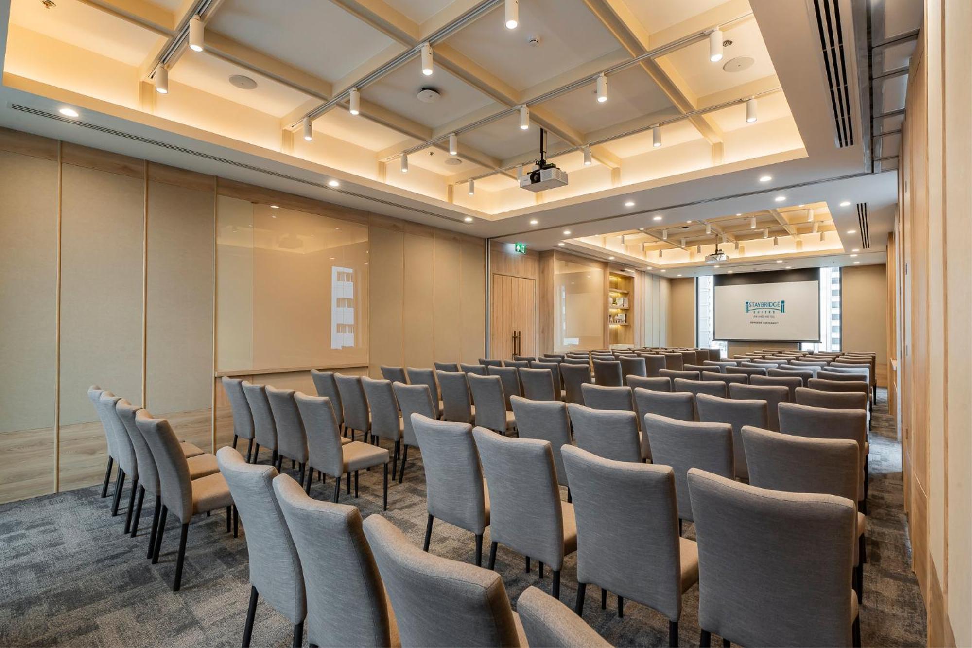 Staybridge Suites Bangkok Sukhumvit By Ihg Exterior photo
